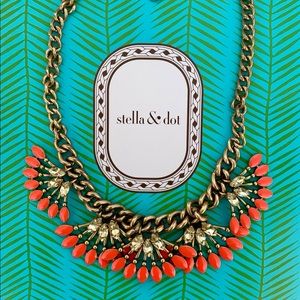 Stella & Dot coral rhinestone necklace
